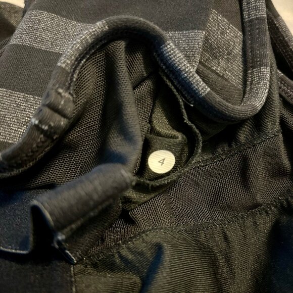 Lululemon Black and Grey Stripe Built in Bra Fitted Tank Top Women 4 - Picture 6 of 9